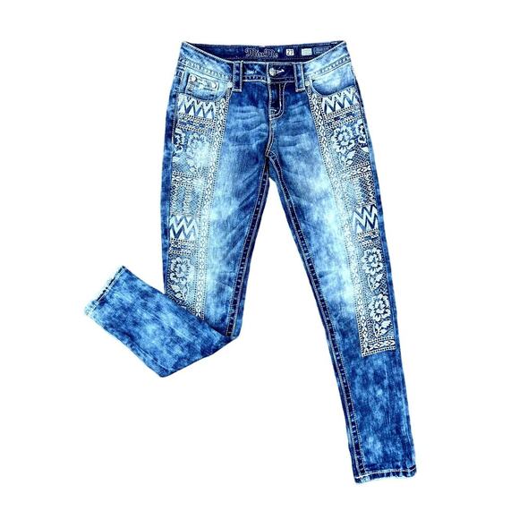 NWT Miss Me cuffed skinny southwestern mid rise jeans  size 27x29 - Picture 1 of 4